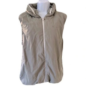 Bench/ Light grey vest/ Hidden zippered hood/  Size US X/L